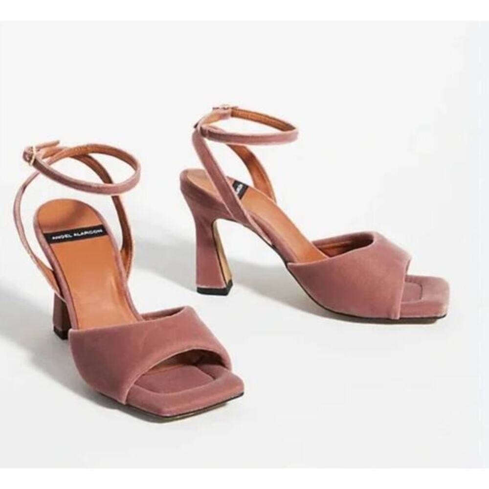Anthropologie‎ Angel Alarcon Mauve Velvet heels